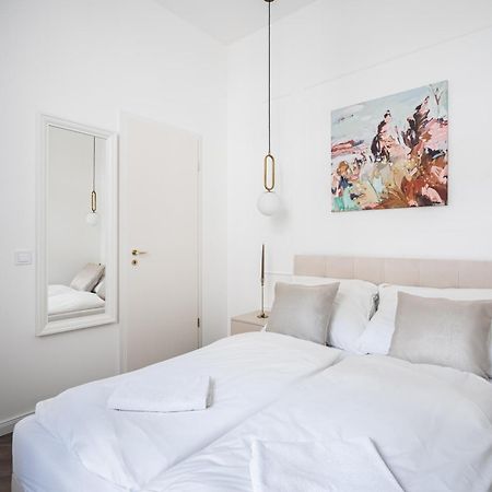 E13 - Grand Boulevard Heritage Suite - Best Location By Bqa Budapeste Quarto foto