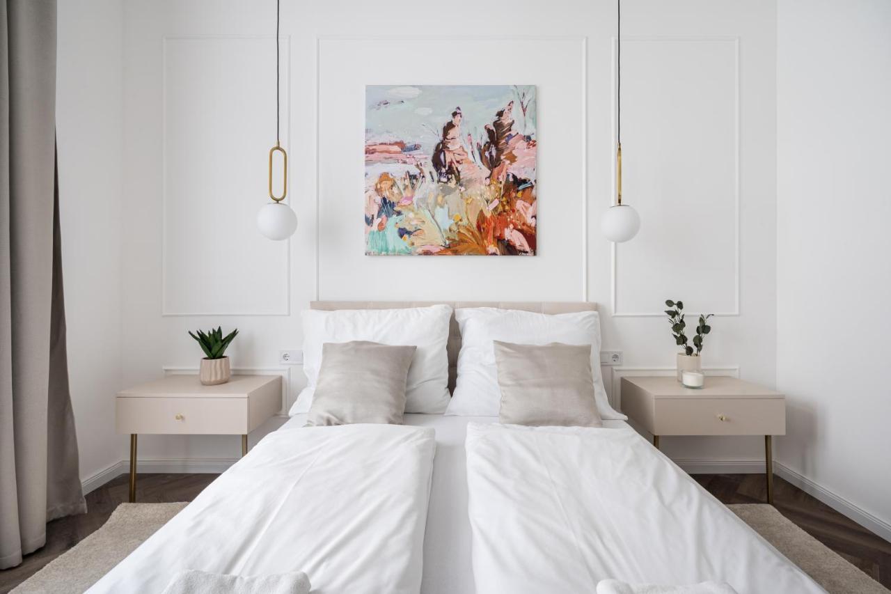 E13 - Grand Boulevard Heritage Suite - Best Location By Bqa Budapeste Exterior foto