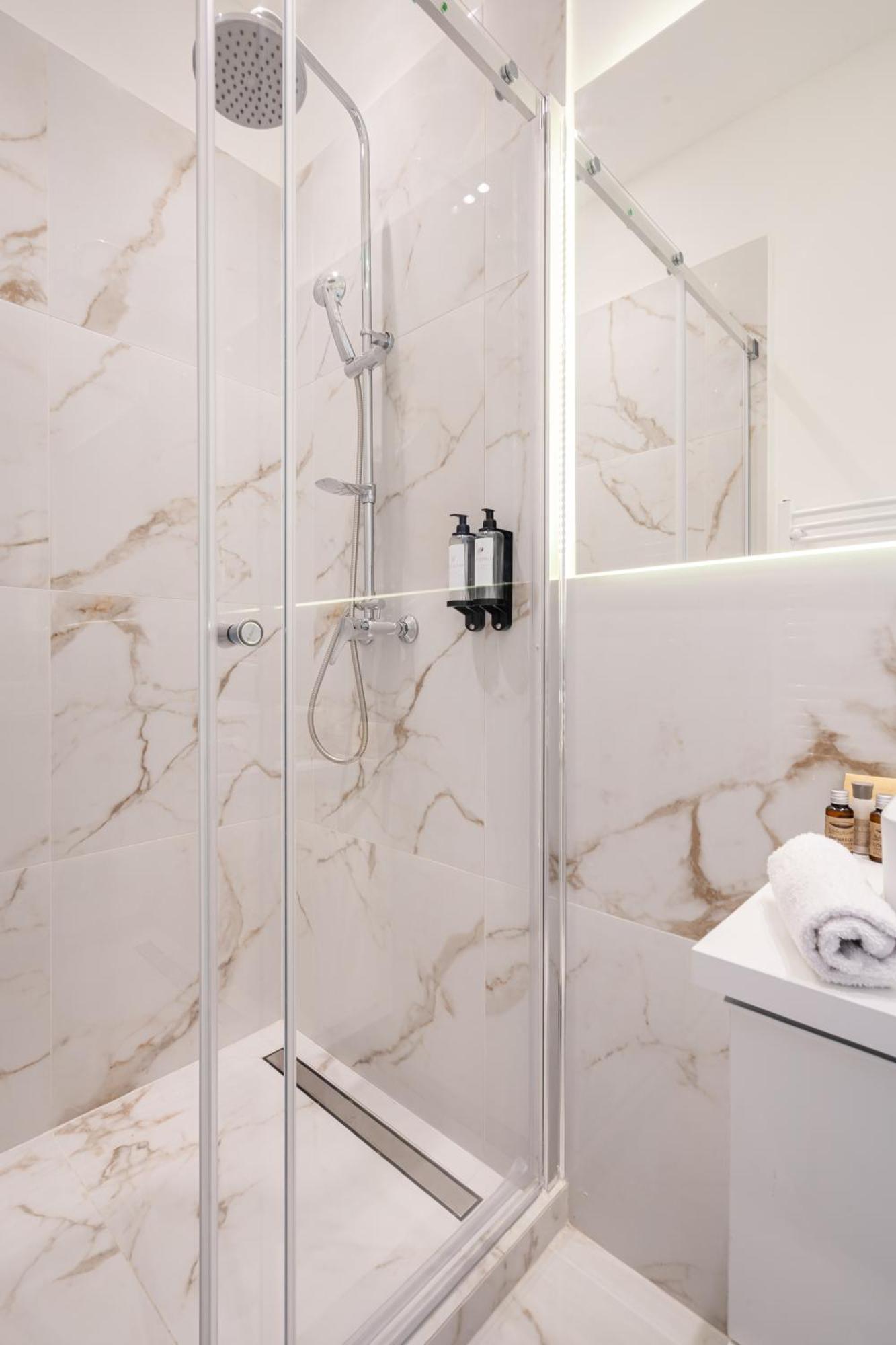 E13 - Grand Boulevard Heritage Suite - Best Location By Bqa Budapeste Quarto foto